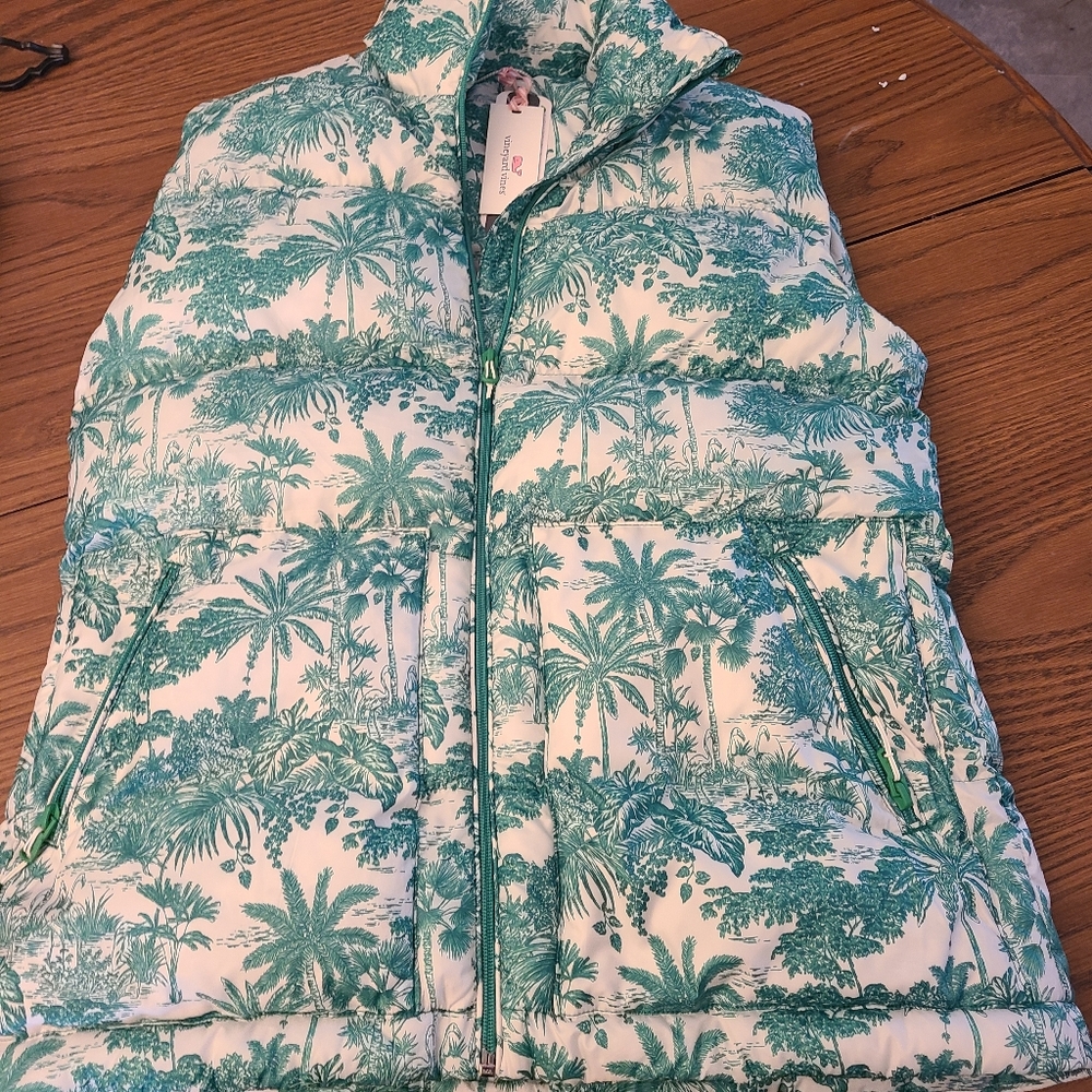 NWT Vineyard Vines Primaloft Oversized Puffer Vest in Green Meadow in Small